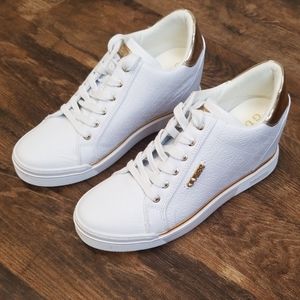 guess women's wedge sneakers
